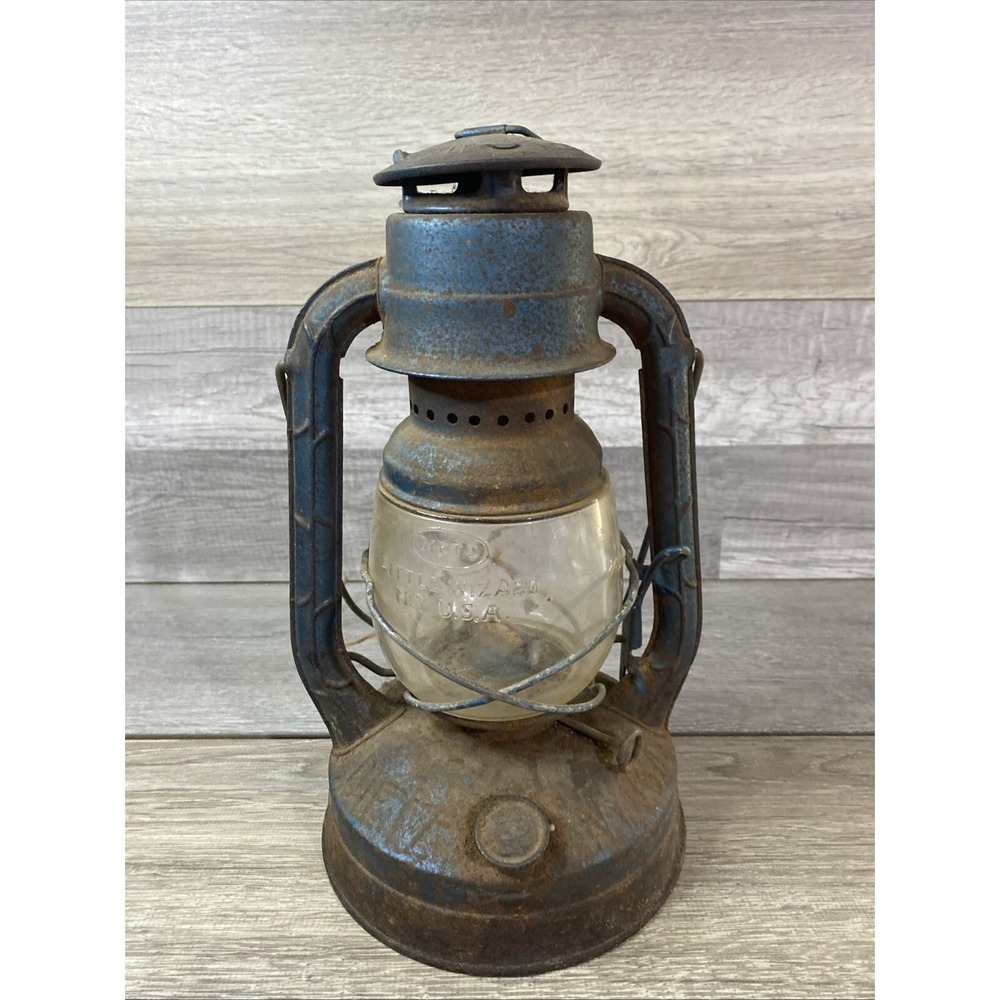 Vintage Dietz Little Wizard Blue Kerosene Lantern USA Clear‎ Glass Globe Rust